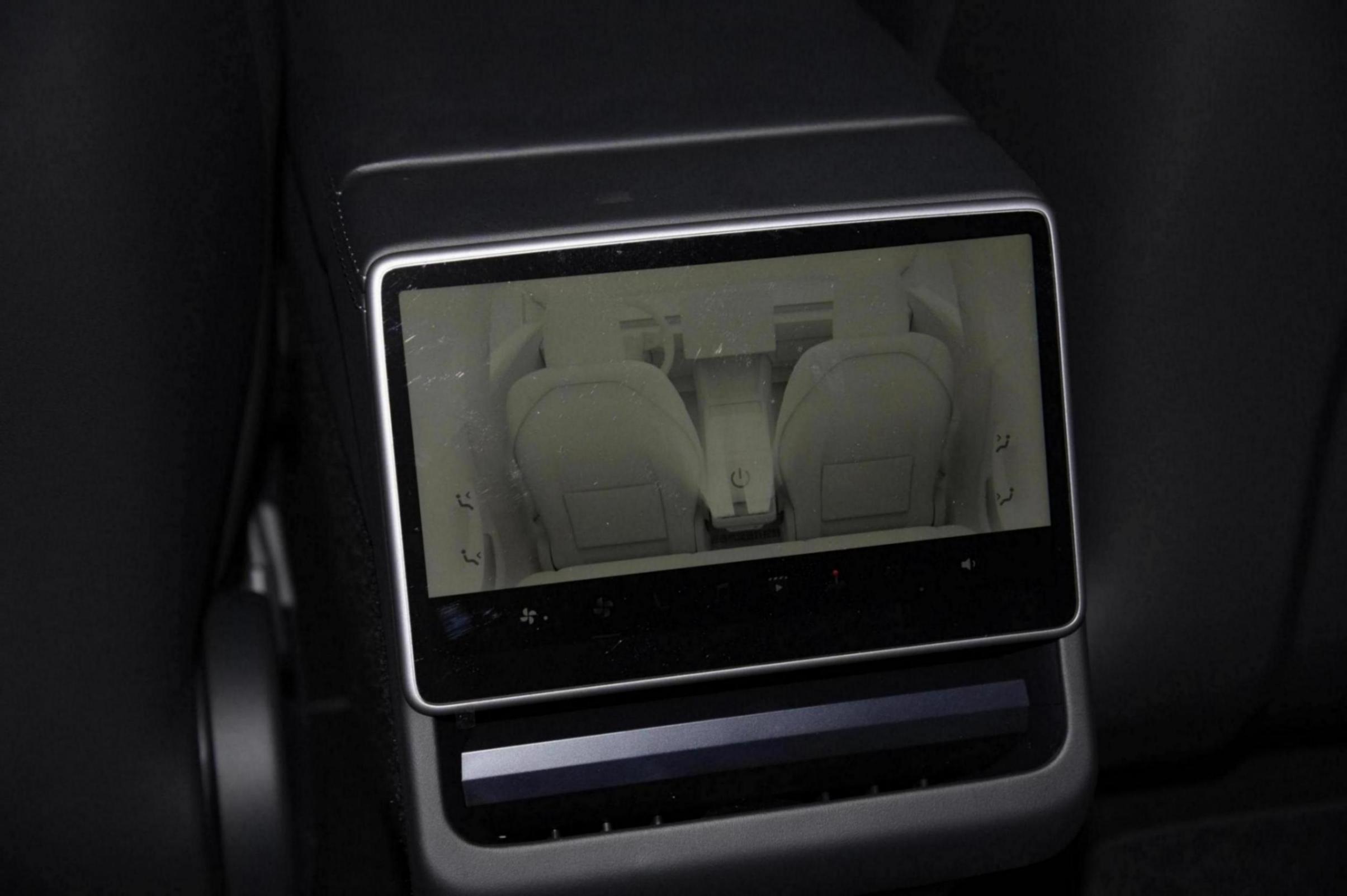 3.1秒破百!新款特斯拉Model 3高性能版上市,售价33.59万